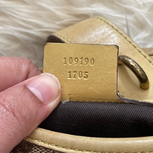 Gucci vintage large shoulder bag. Authentic but well worn - Picture 6 of 6